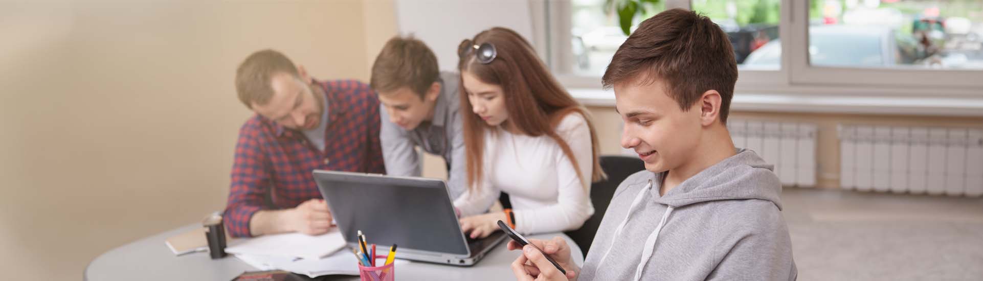 Construa uma Rede de Contatos Durante a Faculdade Presencial